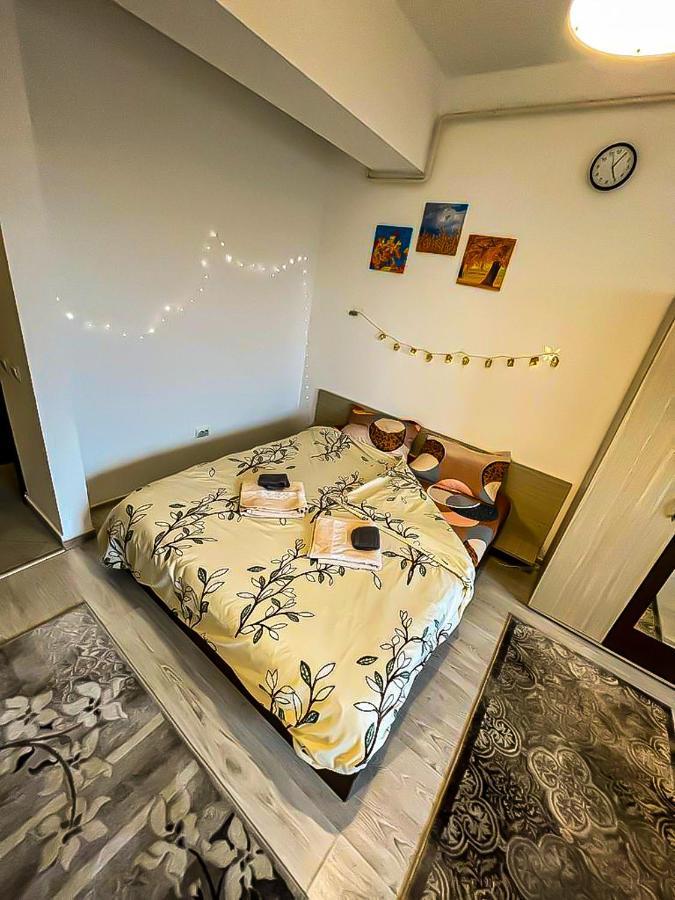 Mall - La 2 Minute De Mall Si Palatul Culturii Iasi
